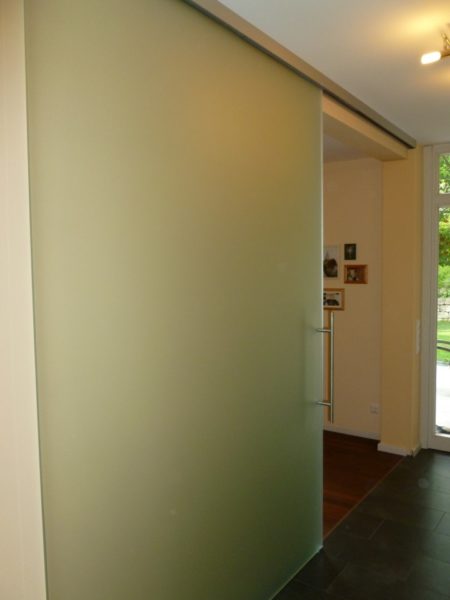 Schiebetür oben gehangen
